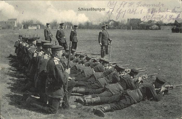 Soldatenleben Schiessübungen Gewehre
