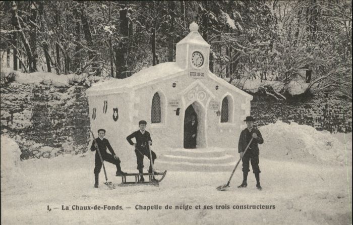 La Chaux-de-Fonds Chapelle de Neige  Kinder Schlitten