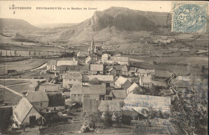 Neussargues-Moissac Neussargues le Rocher de Laval