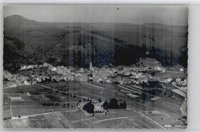 Koenigsbach Weinstrasse liegeraufnahme