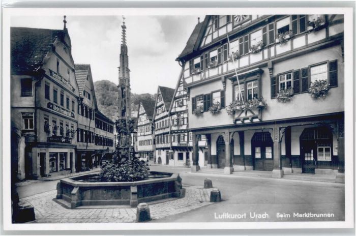 Bad Urach Marktbrunnen Fachwerkhäuser