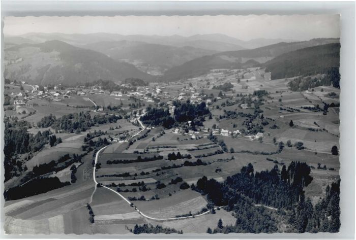 Haeusern Schwarzwald liegeraufnahme