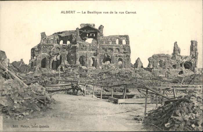 Albert Somme Basilique Rue Carnot