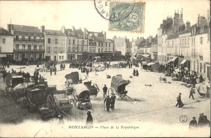 Montargis Loiret Montargis Place Republique