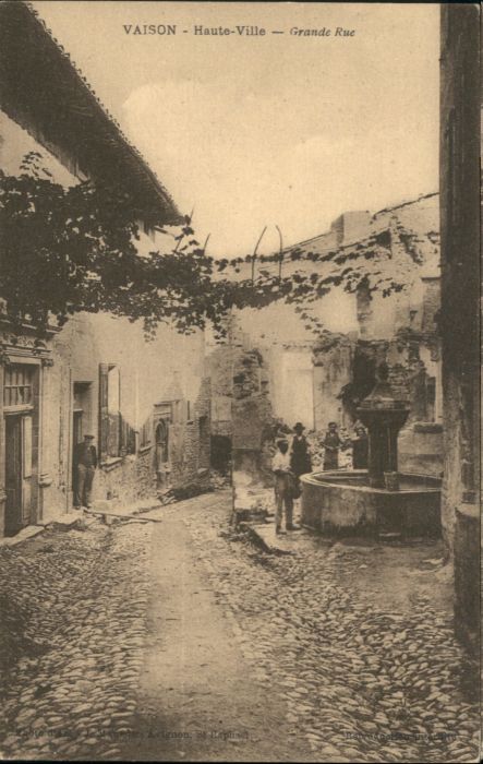 Vaison-la-Romaine Vaucluse Vaison Haute-Ville Grande Rue