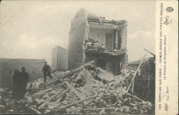 Paris Les Zeppelins sur Paris Maison Brigadie