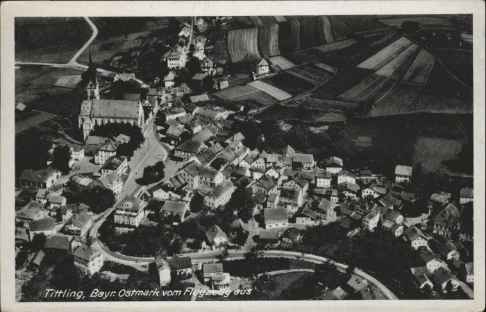 Tittling Fliegeraufnahme