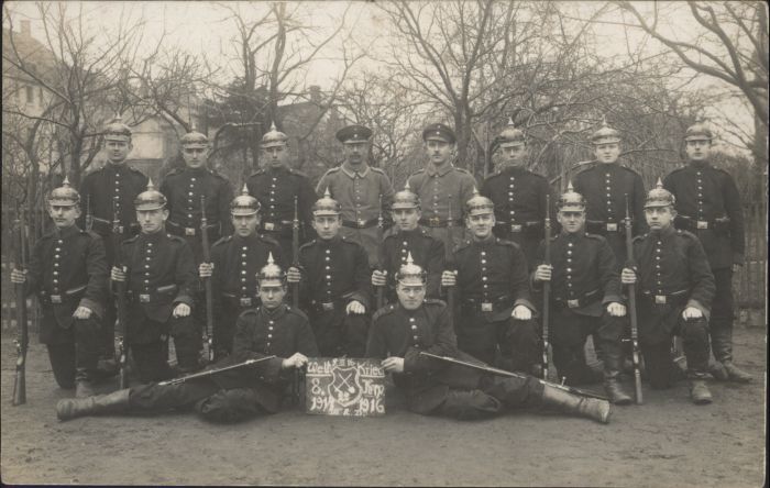 Riesa Sachsen Soldaten Pickelhaube WK1 Gewehre