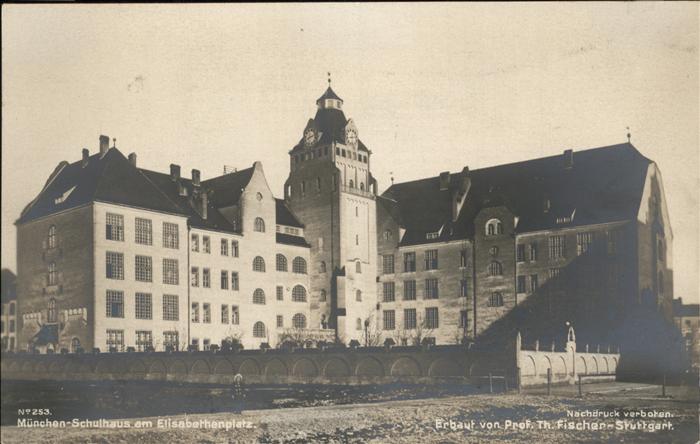 Muenchen Schulhaus
Elisabethenplatz