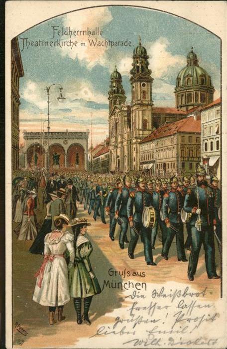 Muenchen Feldherrenhalle Theatiner Kirche  Wacht