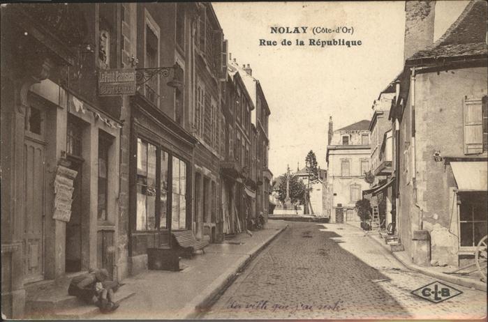Nolay Cote-d Or Burgund Rue de la Republique