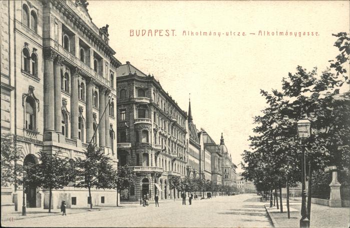 Budapest Alkotmány-utcza