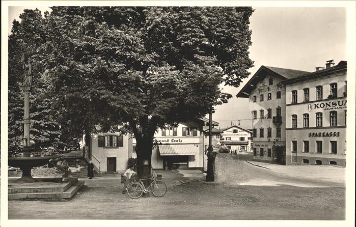 Holzkirchen Oberbayern Marktplatz Brunnen Sparkasse