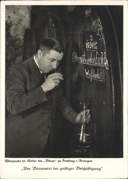 Freiburg Breisgau Weinprobe im Keller Gasthaus zum Bären