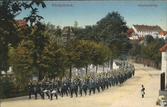 Koenigsbrueck Dresdnerstrasse Soldaten Parade