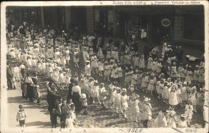 Koeln Kinder Kommunions Festzug Weisser Sonnt