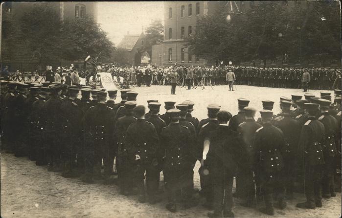 KoeLN  Rhein Soldaten Parade