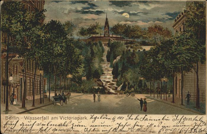 Berlin Wasserfall am Victoriapark im Mondschei