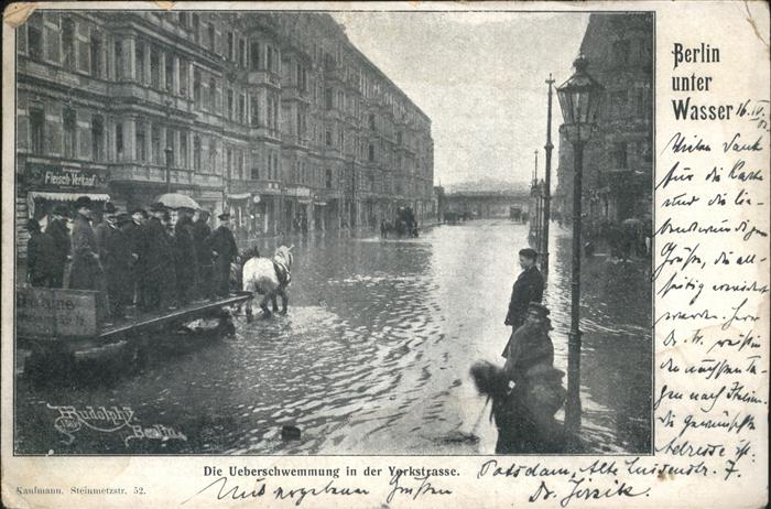 BERLIN  CITY unter Wasser ueberschwemmung Yorkstrasse Pferdefuhrwerk