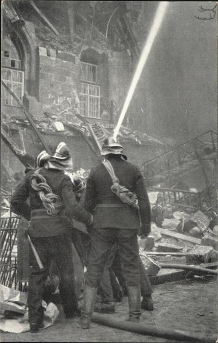 Feuerwehr Alten Schloss Stuttgart Brand Einsturz