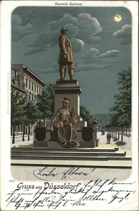 Duesseldorf Bismarck Denkmal im Mondschein