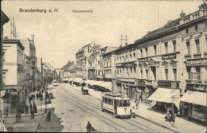 Brandenburg Havel Hauptstrasse mit Strassenbahn