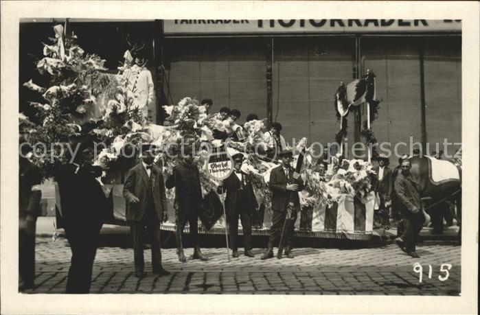 Oberhof Thueringen Sängerfest Männer Festwagen
