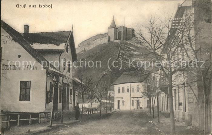 Doboj Srpska Strassenpartie mit Burg