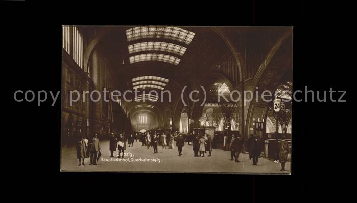 LEIPZIG Sachsen Innenansicht (Querbahnsteig) vom Hauptbahnhof