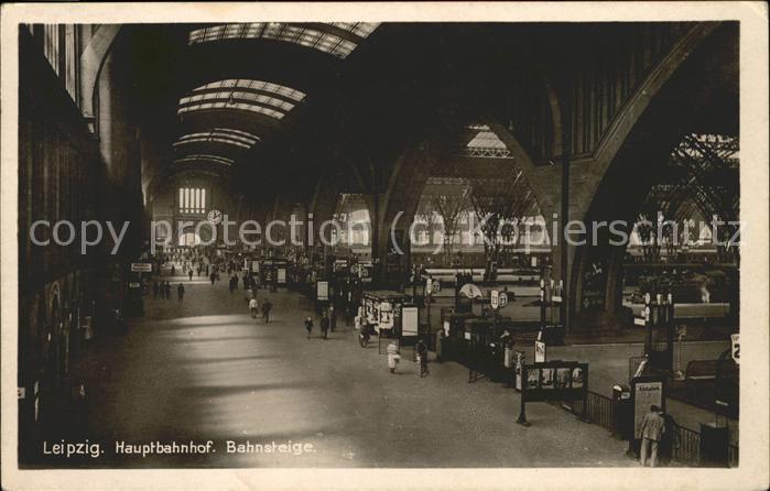 LEIPZIG Sachsen Innenansicht (Bahnsteige) vom Hauptbahnhof