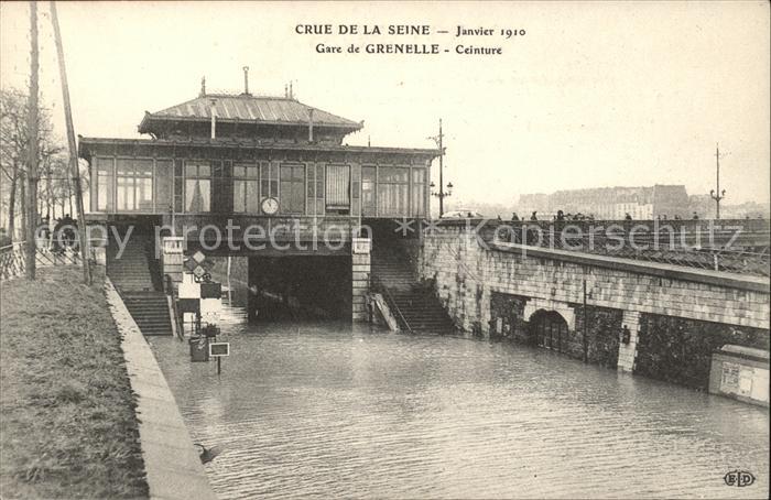 Paris Crue de la Seine Care de Grenelle