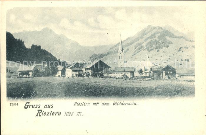 Riezlern Kleinwalsertal Vorarlberg Gesamtansicht mit Widderstein