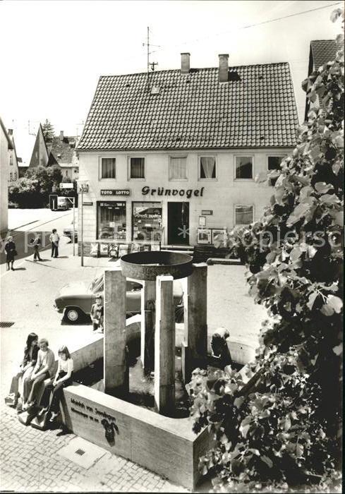 Soeflingen ULM Donau BW Gemeindeplatz Brunnen