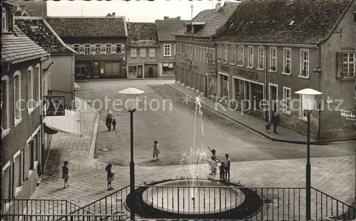 Gruenstadt Schillerplatz Springbrunnen