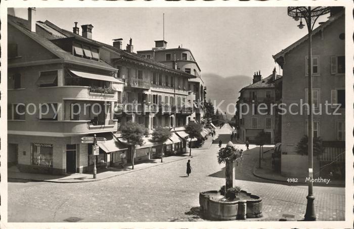 Monthey VS Strassenansicht Brunne Tabakladen