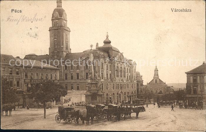 Pecs Rathaus Pferdekutschen