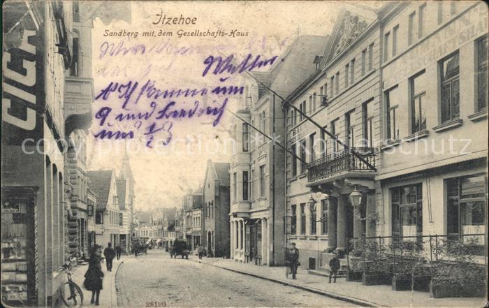 Itzehoe Sandberg mit dem Gesellschafts Haus