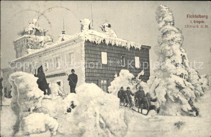 Oberwiesenthal Erzgebirge Fichtelberghaus im Winter Hoernerschlittenfahrt Skifah