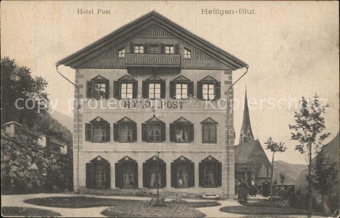 Heiligenblut Kaernten Hotel Post Kirche