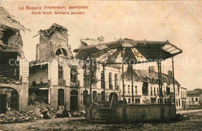 La Bassée Marktplatz durch feindliche Artillerie zerstoert