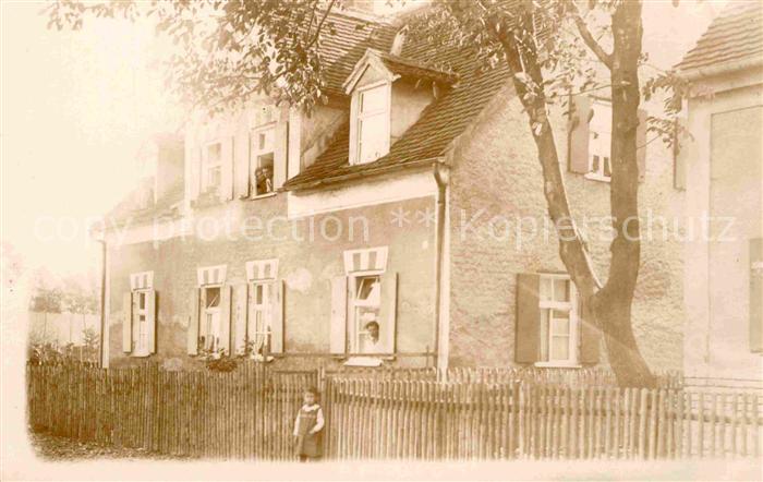 Augsburg Gebaeude Kind