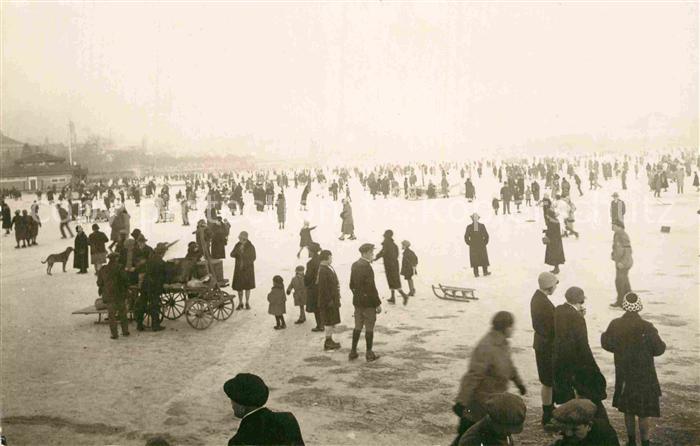 Zuerich ZH Zugefrorener See