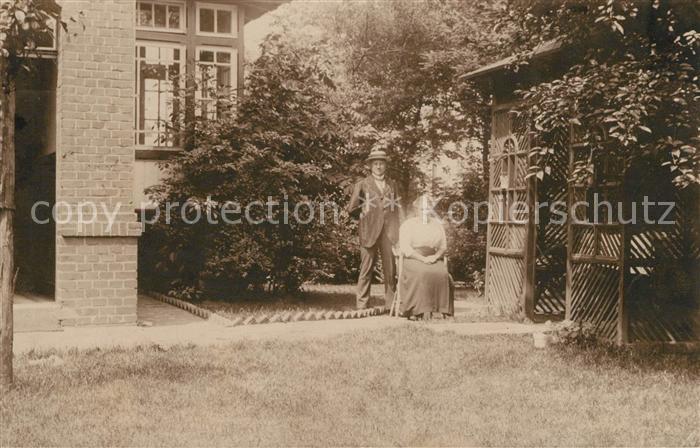 BOCHUM  CITY Paaraufnahme im Garten