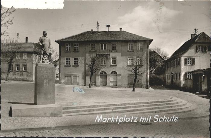 Bechtheim Rheinhessen Marktplatz Schule