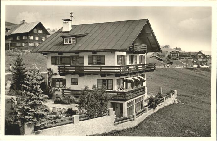 Hirschegg Kleinwalsertal Vorarlberg Haus Berg Heil