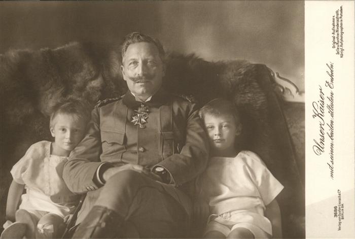 Adel Kaiser mit Enkeln