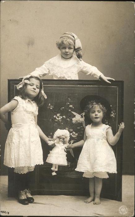 Puppe Doll Poupee Kinderspielzeug Kinder