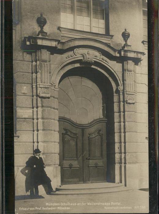 Muenchen Schulhaus Weilerstrasse