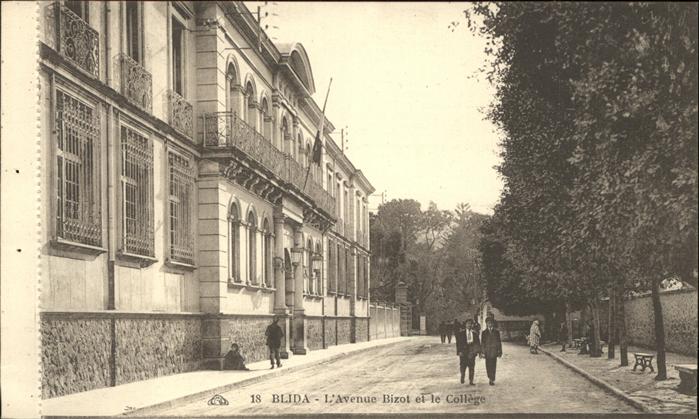 Blida Algerien L Avenue Bizot et le College