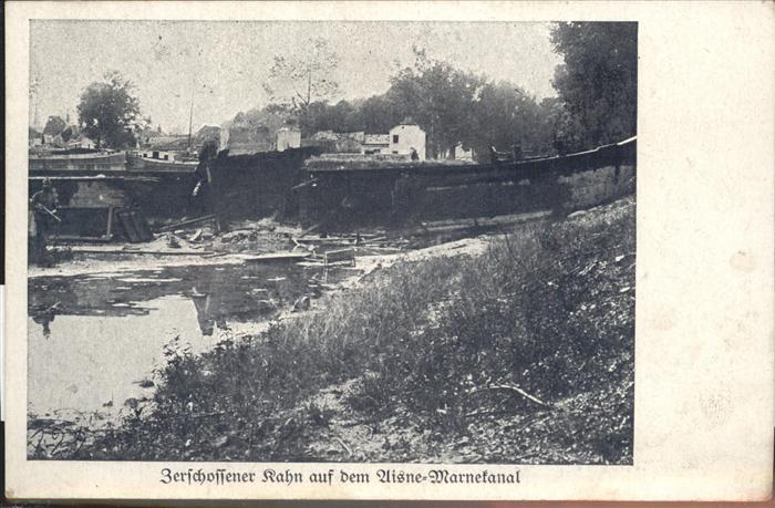 Soissons Aisne Zerschossener Kahn auf dem Aisne_Marnek